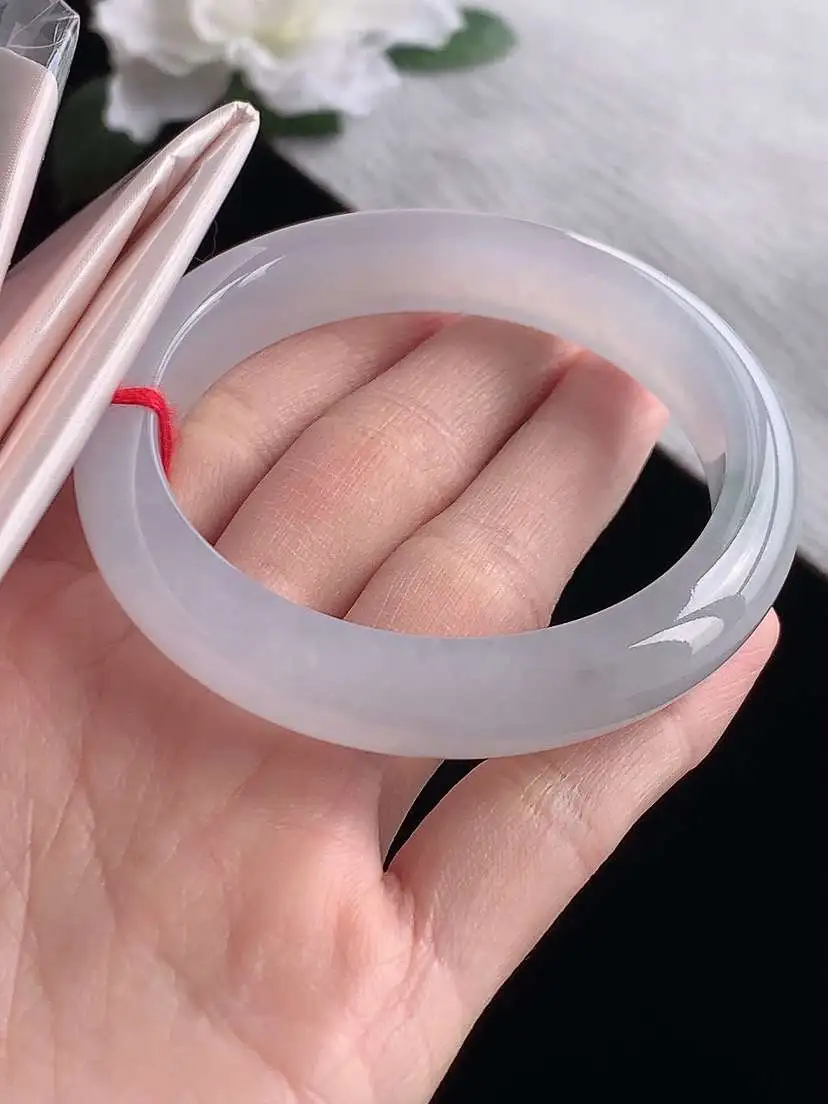 a货翡翠老坑冰种白月光正装正圈手镯55-56圈口  尺寸55.8×11.8×8mm 1119