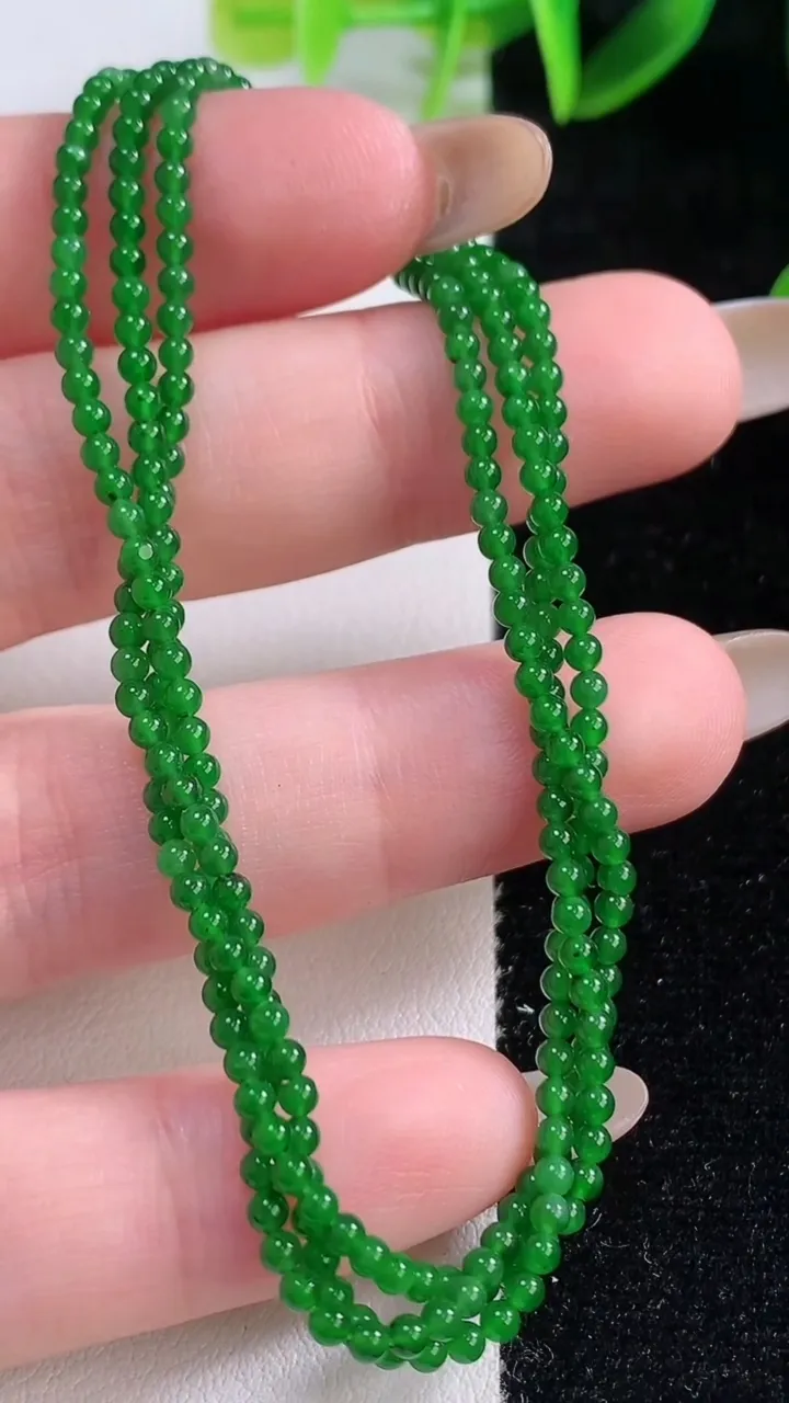 天然A货翡翠小米珠项链，尺寸2，重量:5.72g11月20日
工厂直销收藏佳品,种好水足，色泽均匀，