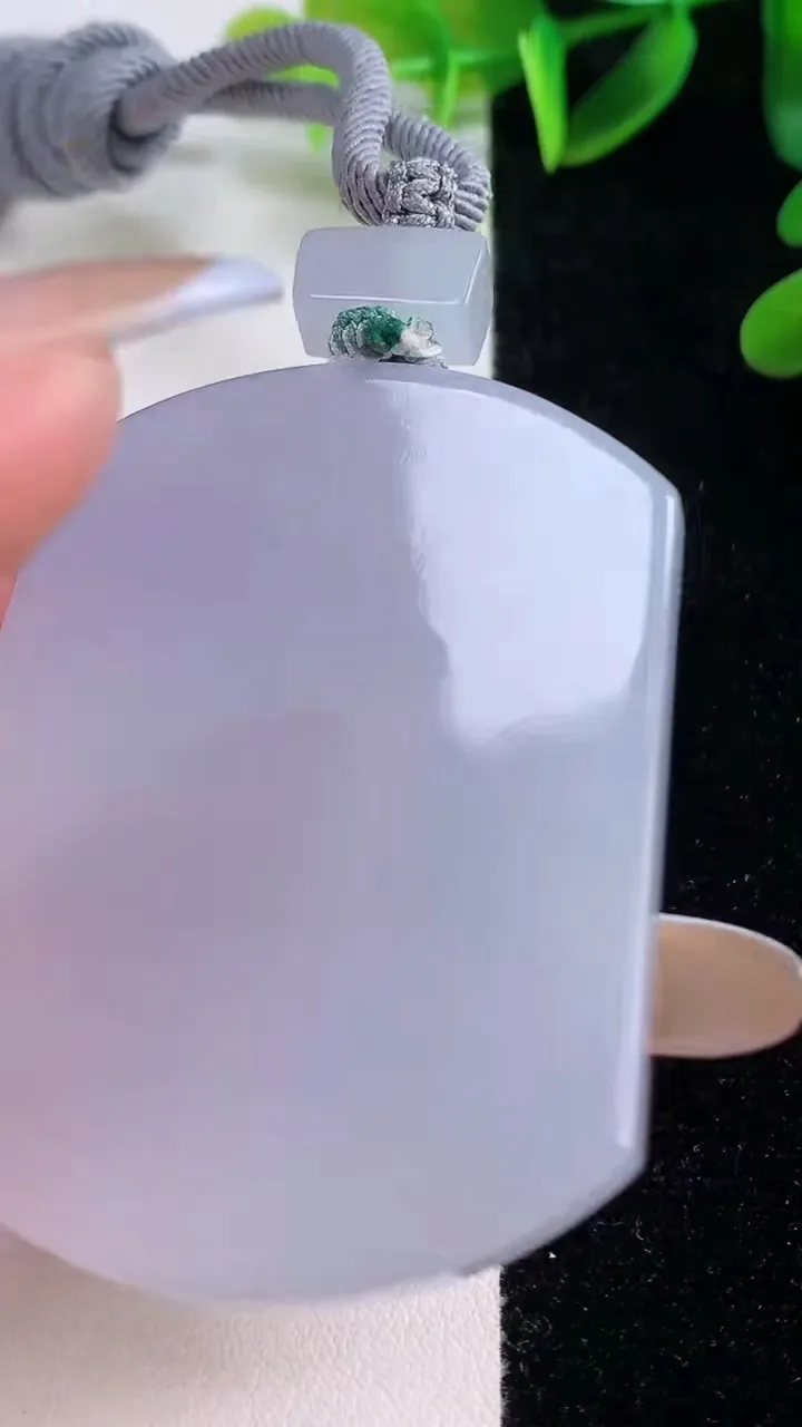 天然A货翡翠紫罗兰无事牌吊坠，尺寸54-41.4-5.4，重量:39.53g
11月20日