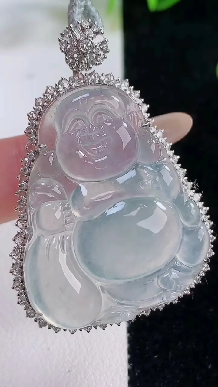 天然A货翡翠种白冰布袋佛吊坠，尺寸49-34.3-9.4，裸石36.3-30.2重量:14.27g
