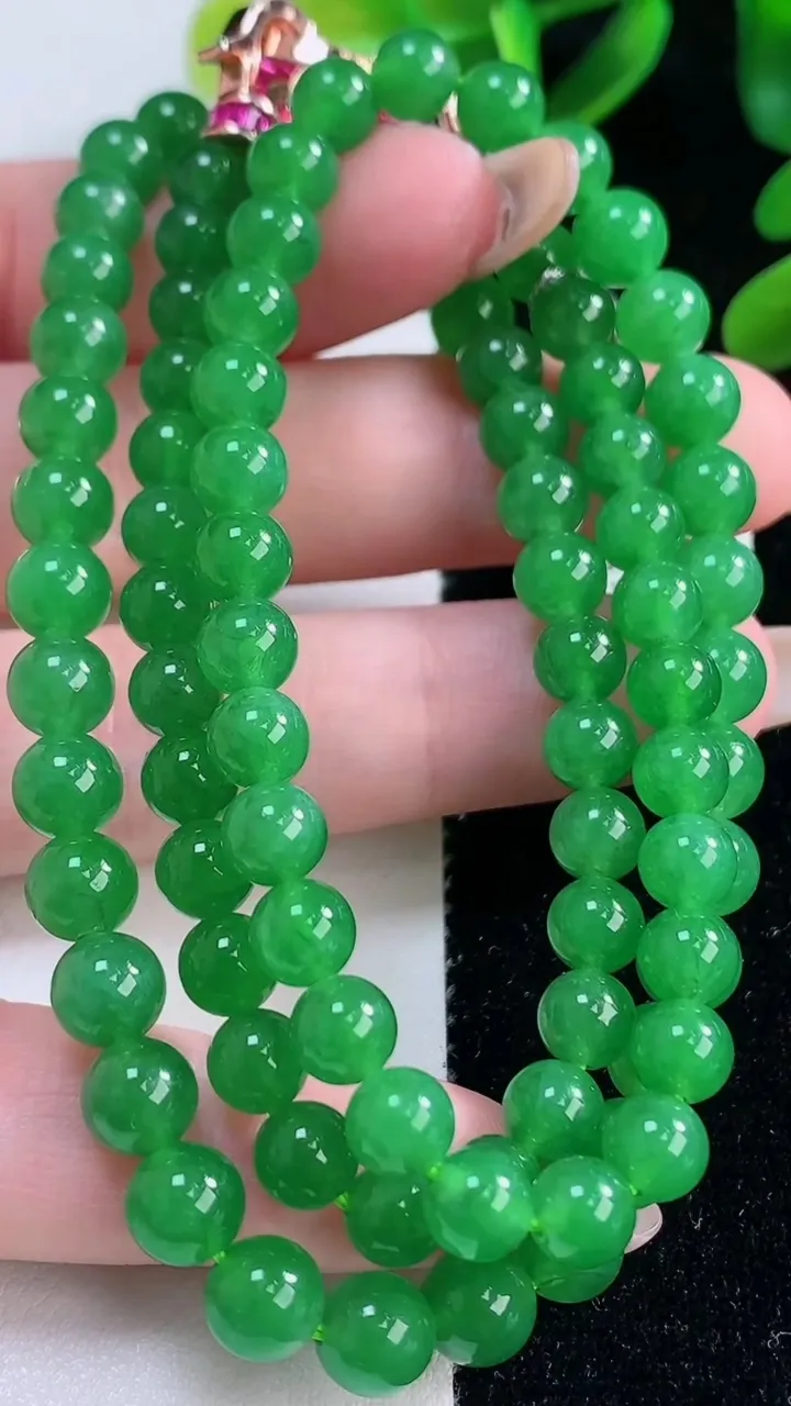 天然A货翡翠圆珠项链，尺寸5.8-90颗，重量:38.65g
11月20日