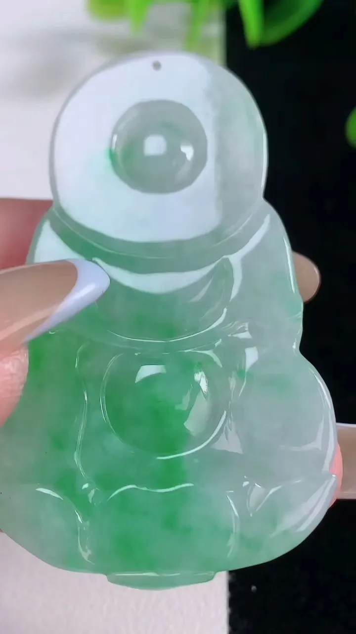 天然A货翡翠观音菩萨吊坠，尺寸52-33-5.8，重量:19.70g
11月20日