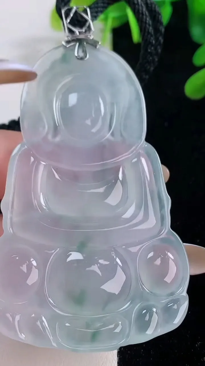 天然A货翡翠种飘花观音菩萨吊坠，尺寸71.7-43-6.4，重量:38.70g
11月20日