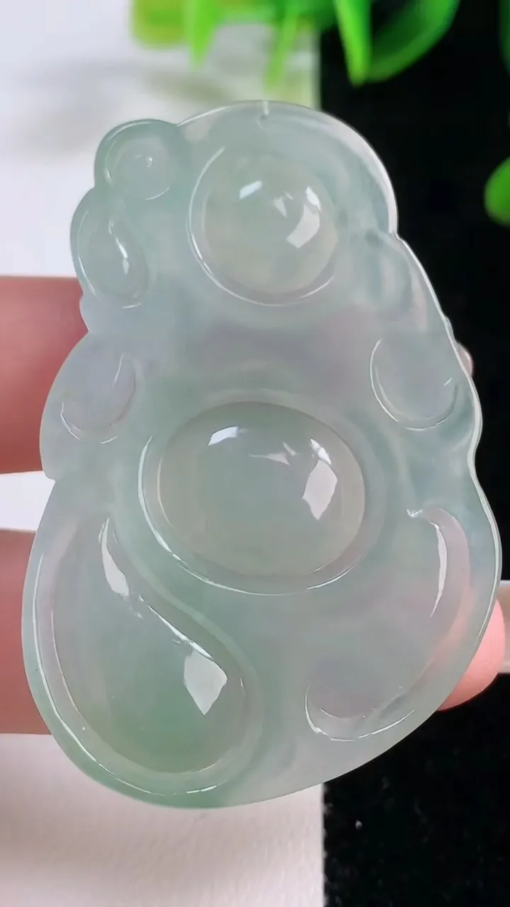 天然A货翡翠布袋佛吊坠，尺寸52.8-35.8-6.8，重量:20.22g
11月20日