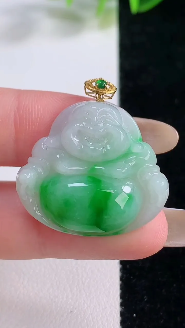 天然A货翡翠佛公吊坠，尺寸25.7-28.4-7，重量:7.59g
11月20日