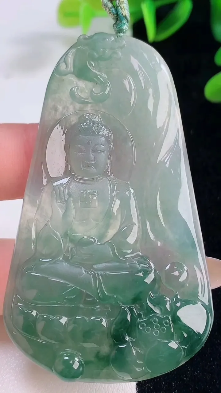 天然A货翡翠种飘花阿弥陀佛吊坠，尺寸68.5-41-5.4，重量:29.35g
11月20日