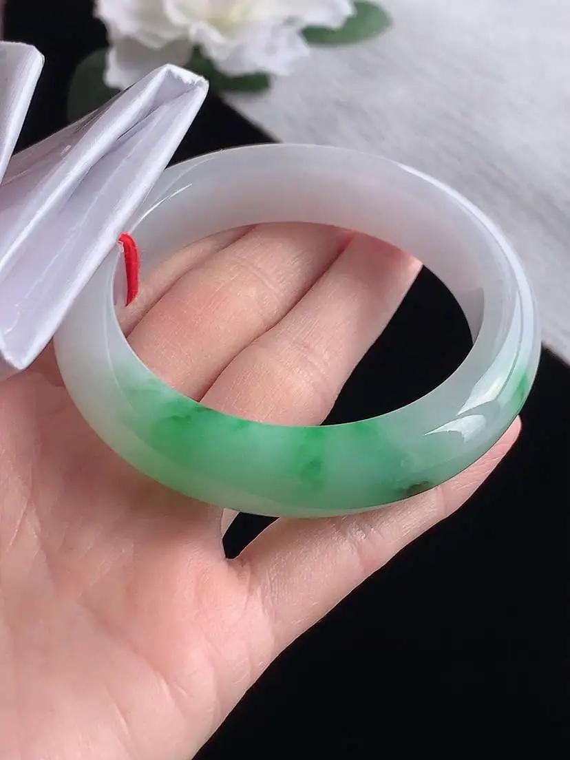a货翡翠老坑冰种白底青飘绿正装正圈手镯55-56圈口  尺寸55.8×13.2×9.2mm 1119