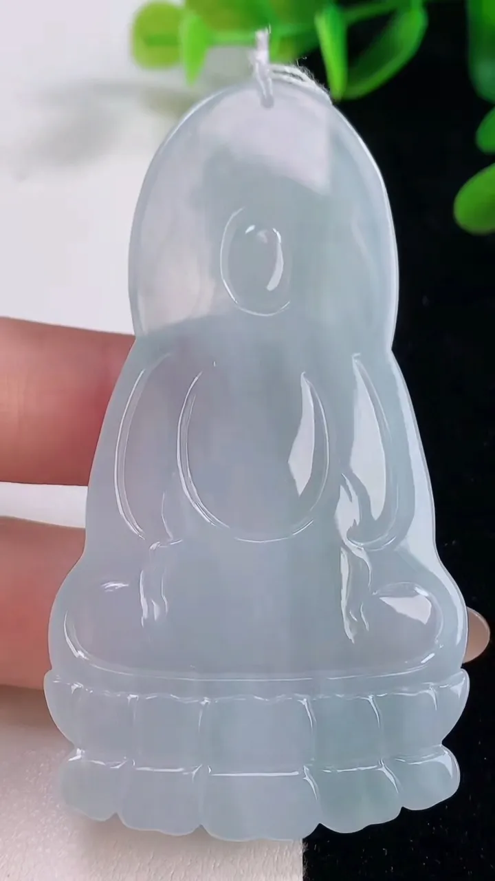 天然A货翡翠观音菩萨吊坠，尺寸70.7-38.8-6.5，重量:34.52g
11月20日