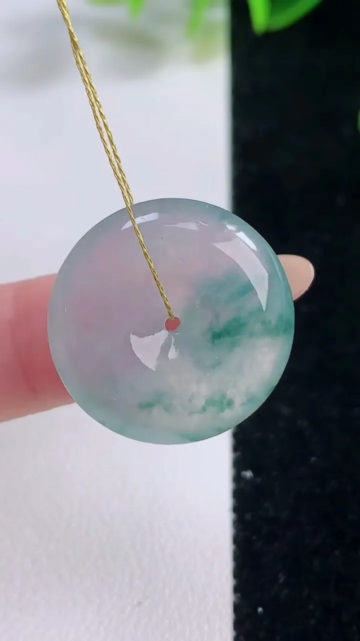 天然A货翡翠冰种飘花平安扣吊坠，尺寸23-5.6，重量:6.55g
11月20日