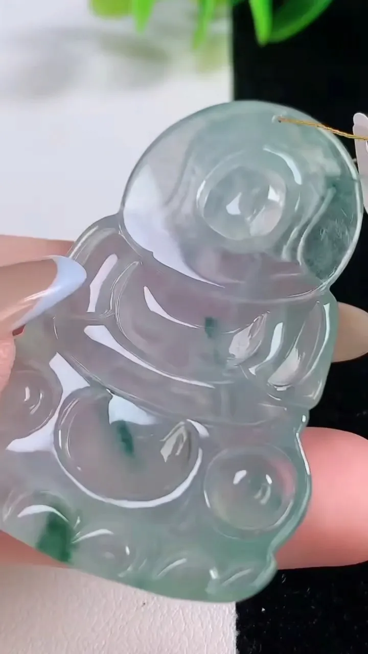 天然A货翡翠冰种飘花观音菩萨吊坠，尺寸55.6-34.8-4.3，重量:15.70g
11月20日