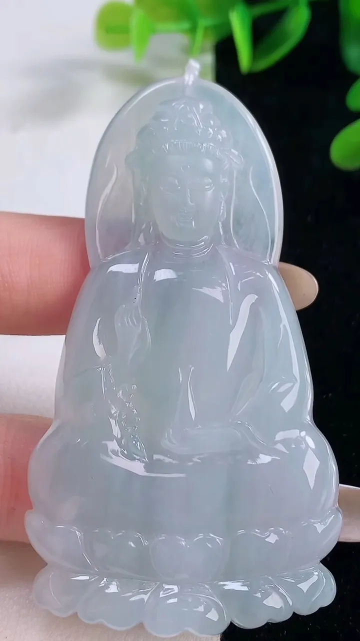 天然A货翡翠观音菩萨吊坠，尺寸70.7-38.8-6.5，重量:34.52g
11月20日