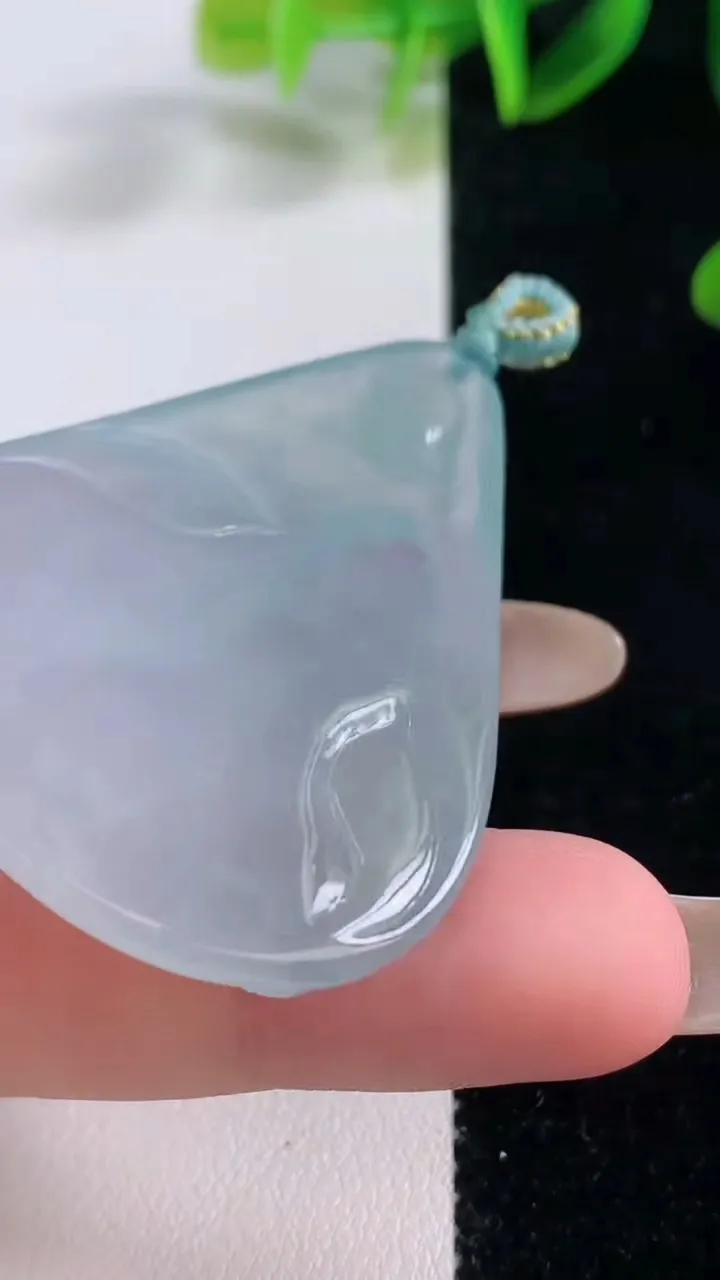 天然A货翡翠紫罗兰阿弥陀佛吊坠，尺寸50-37.8-4.9，重量:16.91g
11月20日