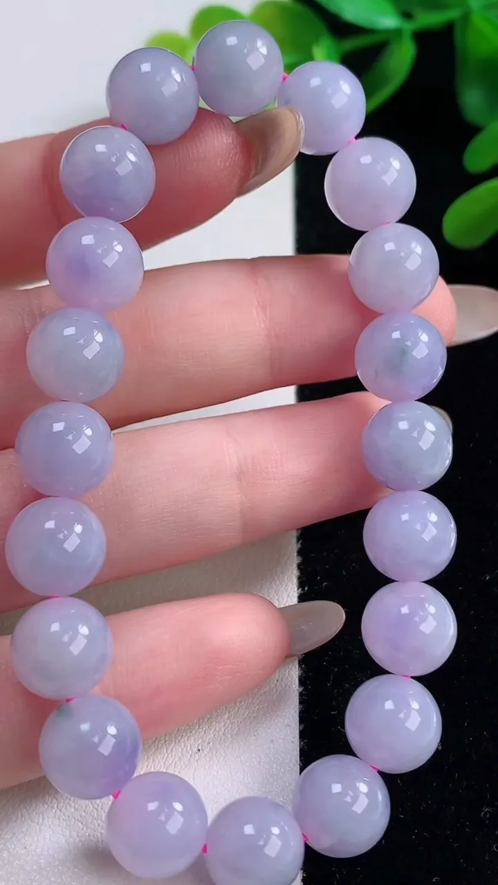 天然A货翡翠紫罗兰圆珠手串，尺寸9.4-20颗，重量:30.88g11月20日
工厂直销收藏佳品,种好水足，色泽均匀，有种有色，上手高大气！