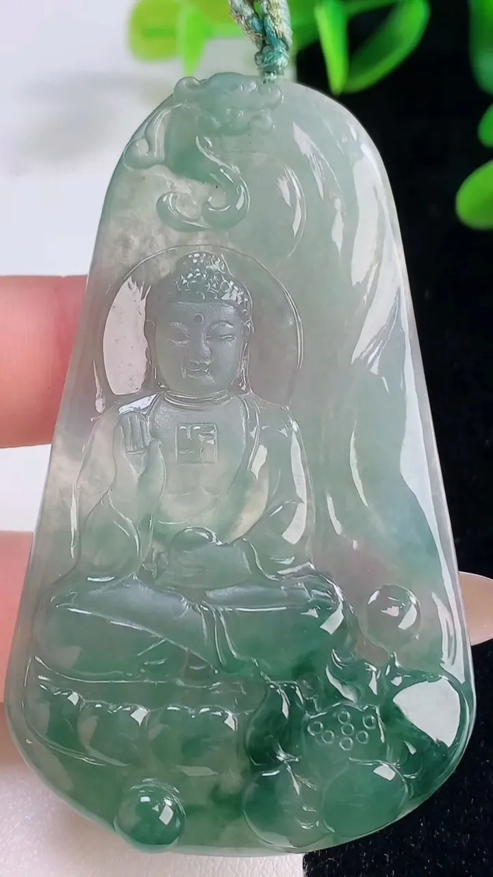 天然A货翡翠种飘花阿弥陀佛吊坠，尺寸68.5-41-5.4，重量:29.35g
11月20日