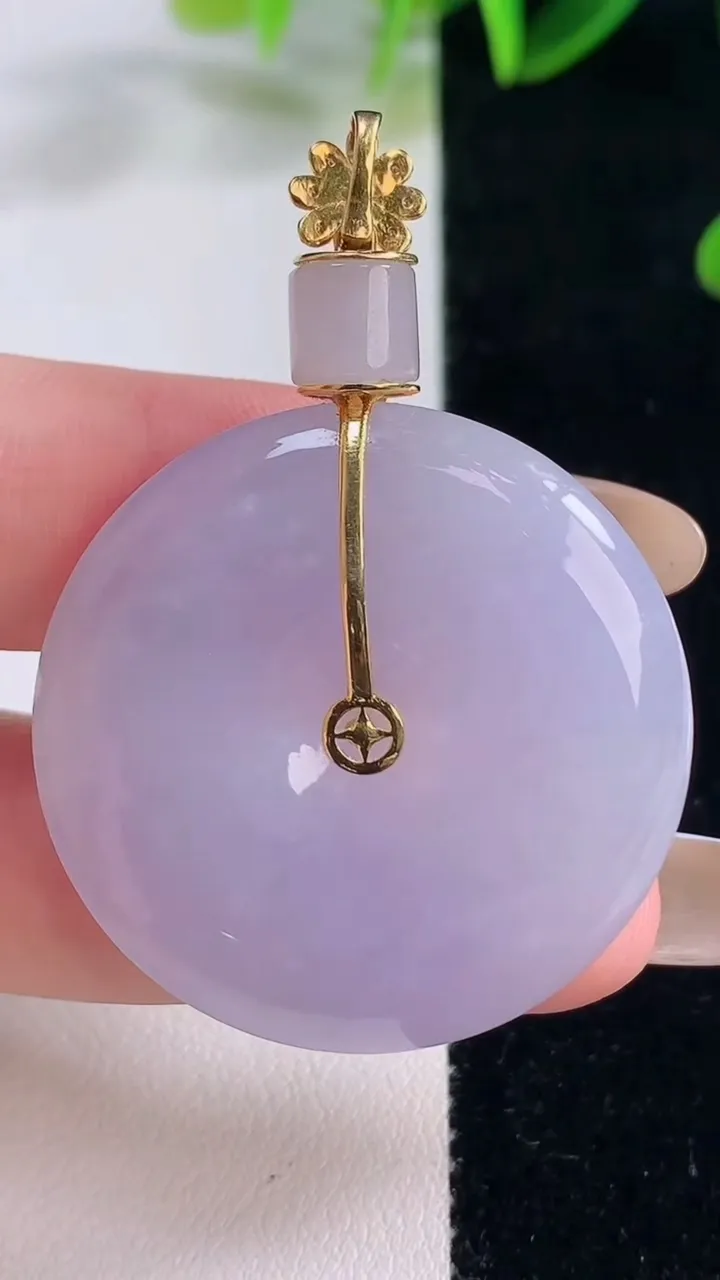 天然A货翡翠18K金紫罗兰平安扣吊坠，尺寸34-6，重量:16.62g
11月20日
