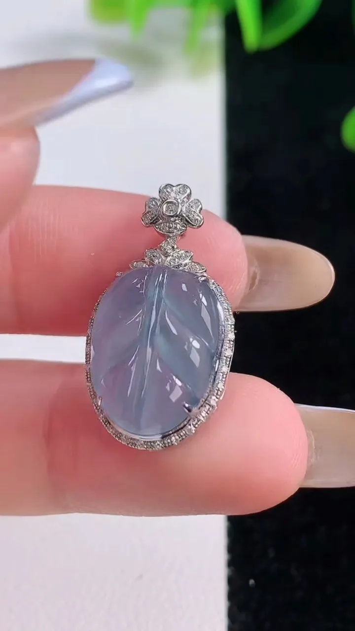 天然A货翡翠18K金紫罗兰金枝玉叶 叶子吊坠，尺寸25.4-13.7-5.9，裸石15.7-11.7