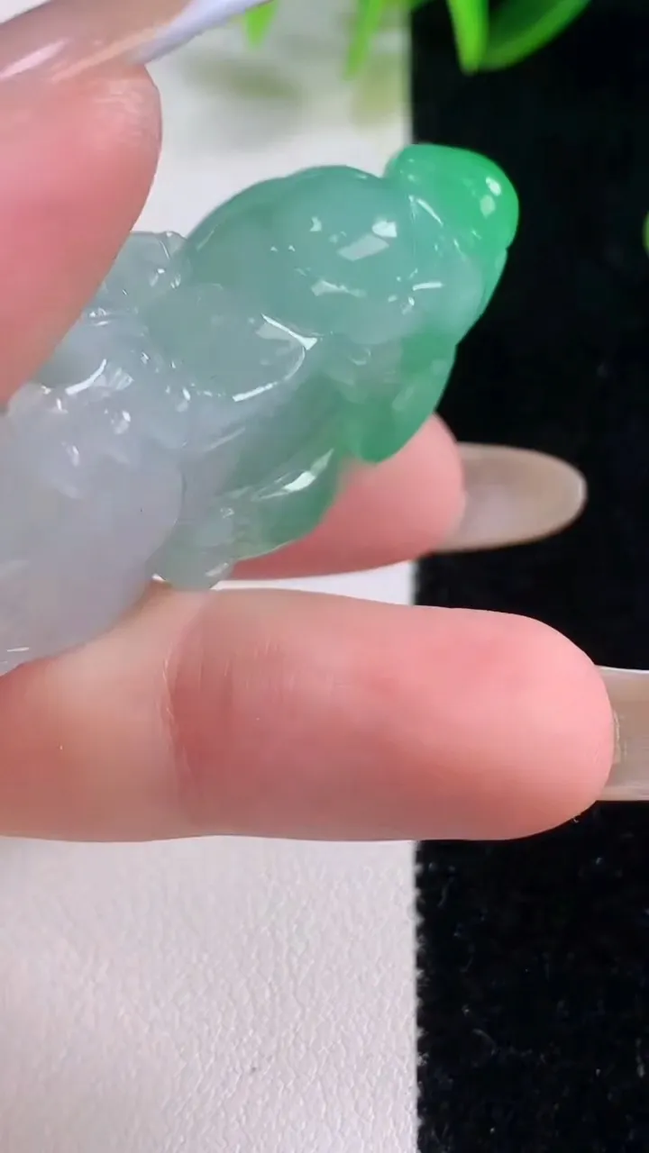 天然A货翡翠貔貅吊坠，尺寸39-23.4-14，重量:29.11g
11月20日