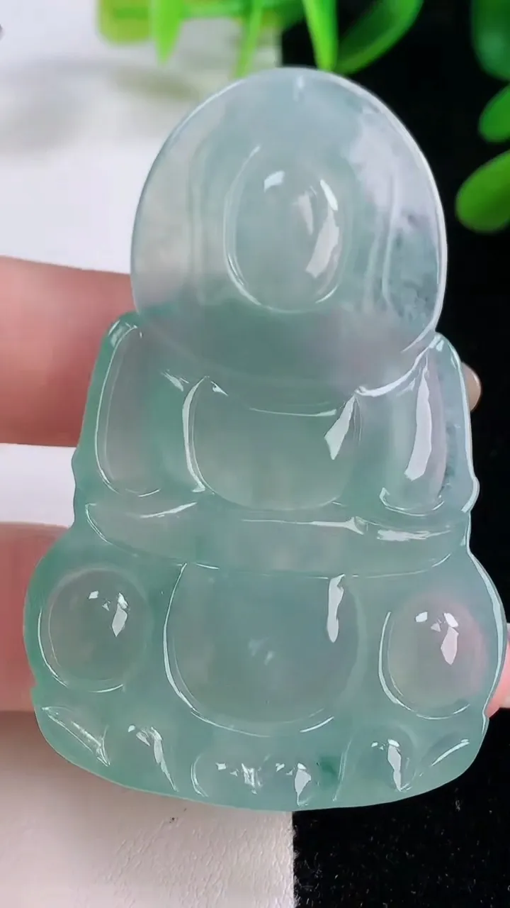 天然A货翡翠观音菩萨吊坠，尺寸62-39.3-5.6，重量:24.13g
11月20日