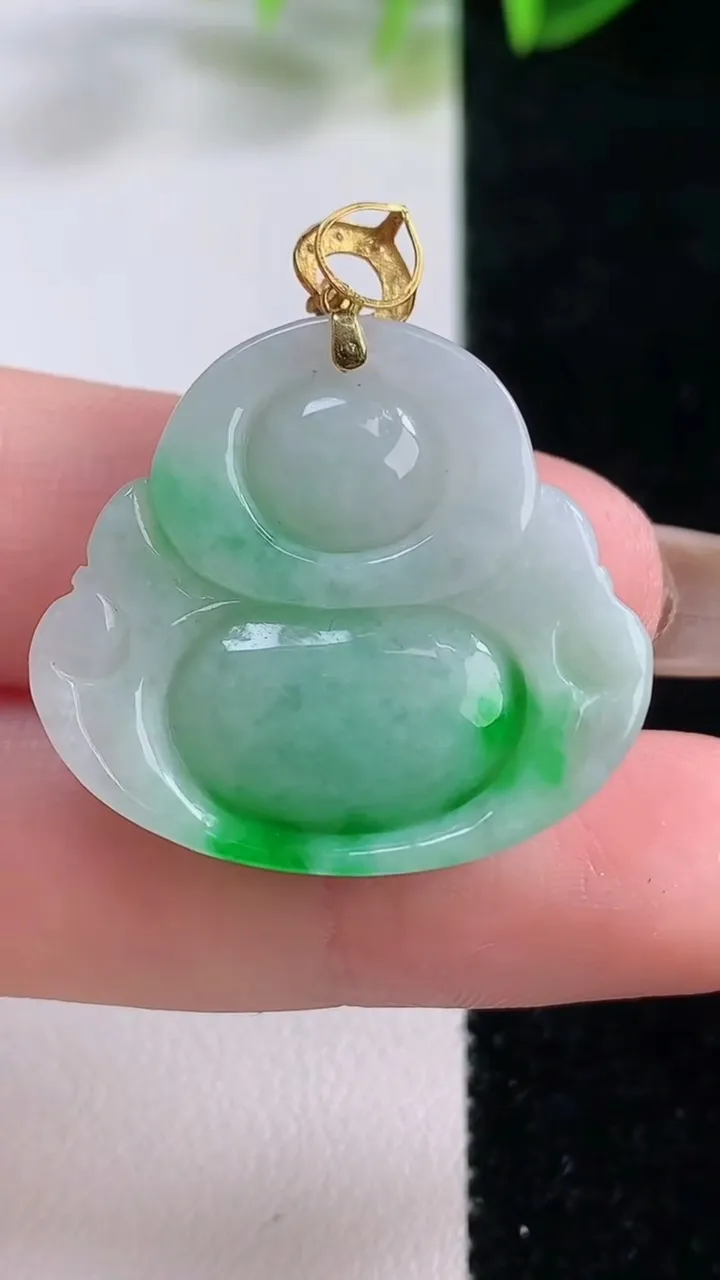 天然A货翡翠佛公吊坠，尺寸25.7-28.4-7，重量:7.59g
11月20日