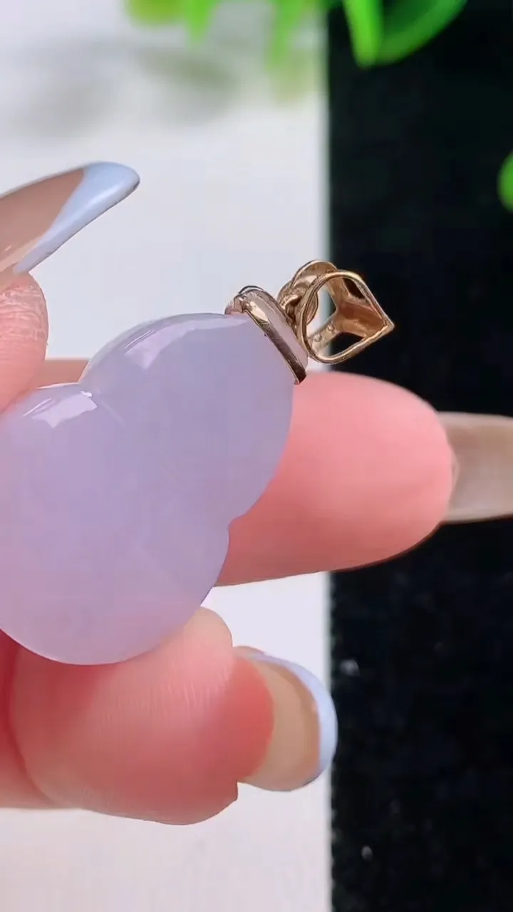 天然A货翡翠18K金紫罗兰葫芦吊坠，尺寸23.8-18-11.4，重量:8.21g
11月20日