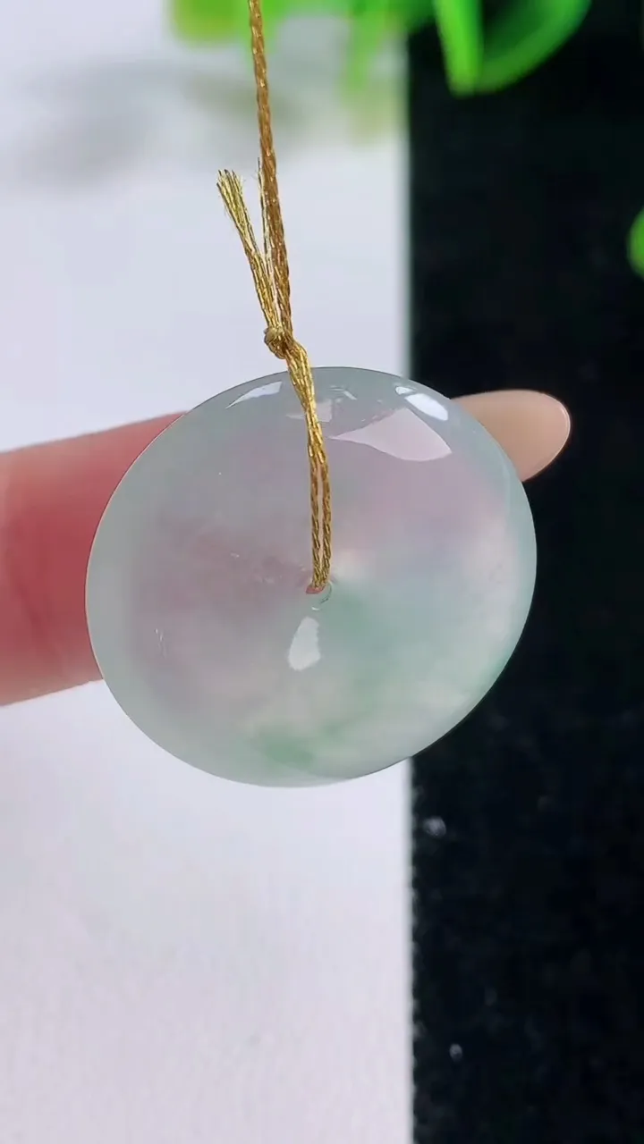 天然A货翡翠平安扣吊坠，尺寸22.8-5.6，重量:6.05g
11月20日