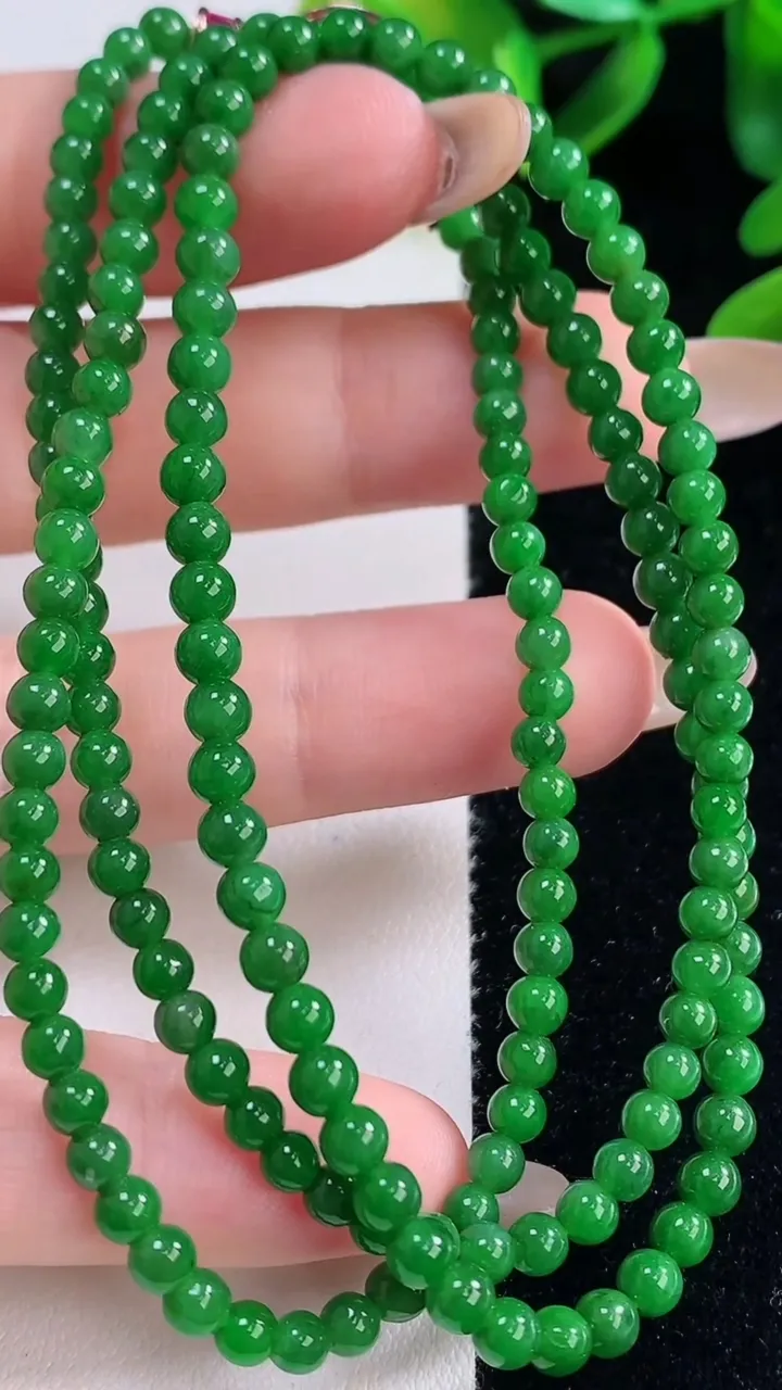 天然A货翡翠小米珠项链，尺寸3.7-166颗，重量:16.57g11月20日
工厂直销收藏佳品,种好