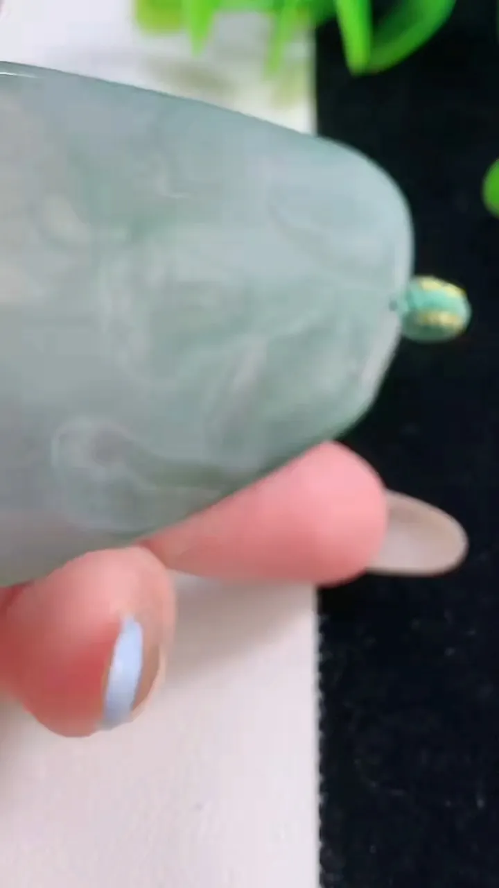 天然A货翡翠冰种双彩文殊菩萨吊坠，尺寸60.4-38.3-4.8，重量:26.74g
11月20日