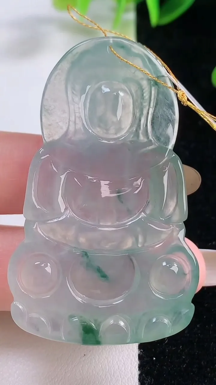 天然A货翡翠冰种飘花观音菩萨吊坠，尺寸55.6-34.8-4.3，重量:15.70g
11月20日