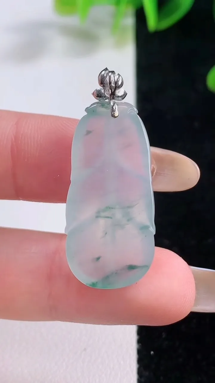 天然A货翡翠种飘花金枝玉叶 叶子吊坠，尺寸30-14-4，重量:4.10g
11月20日