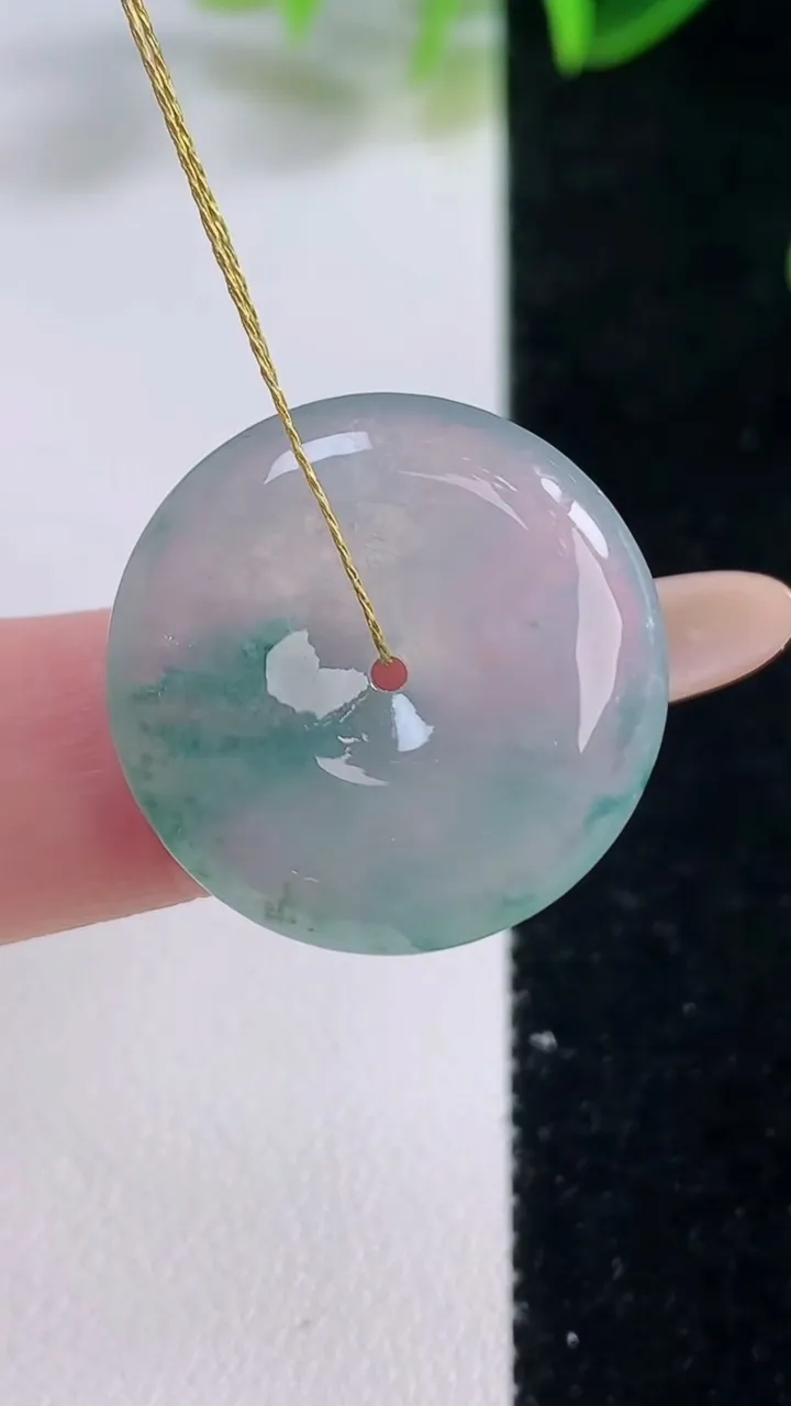 天然A货翡翠冰种飘花平安扣吊坠，尺寸23-5.6，重量:6.55g
11月20日