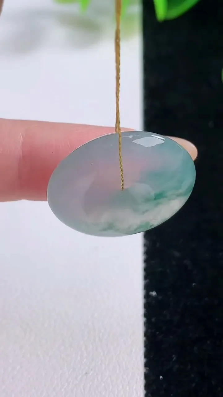 天然A货翡翠冰种飘花平安扣吊坠，尺寸23-5.6，重量:6.55g
11月20日