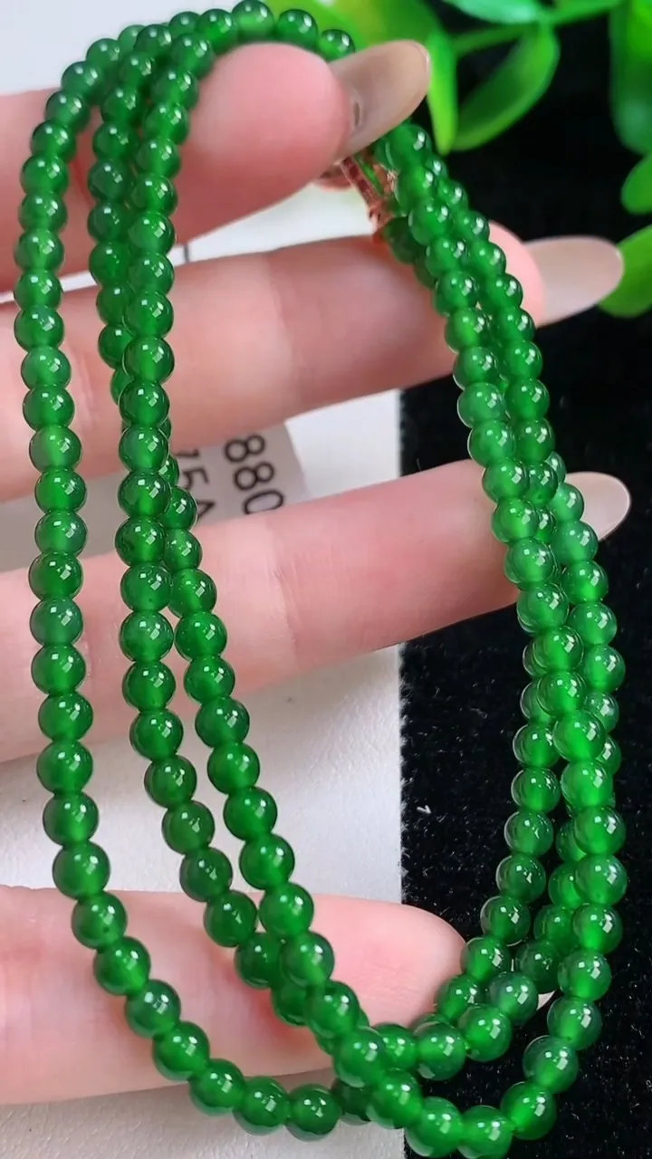 天然A货翡翠小米珠项链，尺寸3.7-170颗，重量:16.96g11月20日
工厂直销收藏佳品,种好水足，色泽均匀，有种有色，上手高大气！