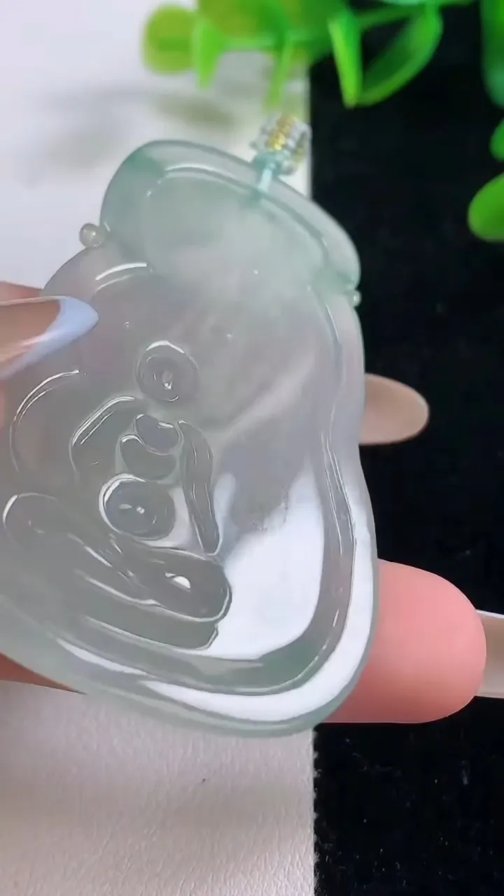 天然A货翡翠冰种飘花普贤菩萨吊坠，尺寸60-37-4，重量:19.36g
11月20日