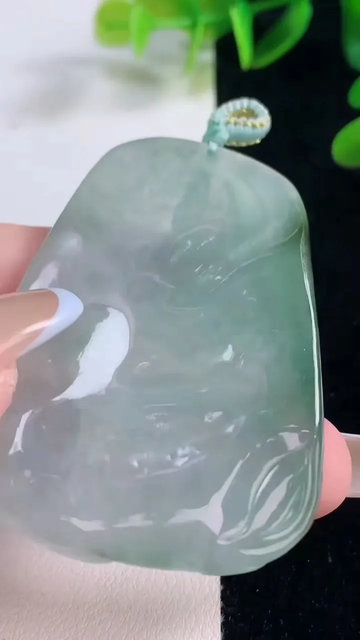 天然A货翡翠普贤菩萨吊坠，尺寸56.5-40.5-4.5，重量:24.58g
11月20日