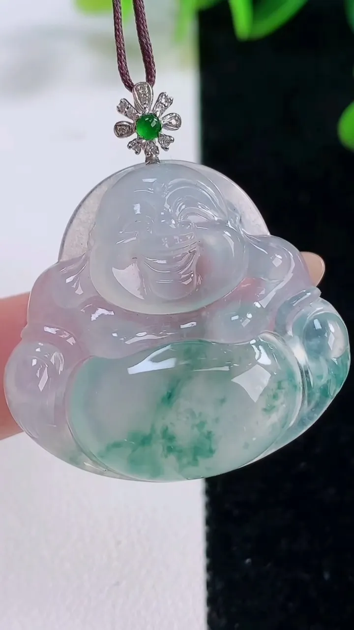 天然A货翡翠种飘花佛公吊坠，尺寸30.7-33.2-6.6，重量:10.55g
11月20日