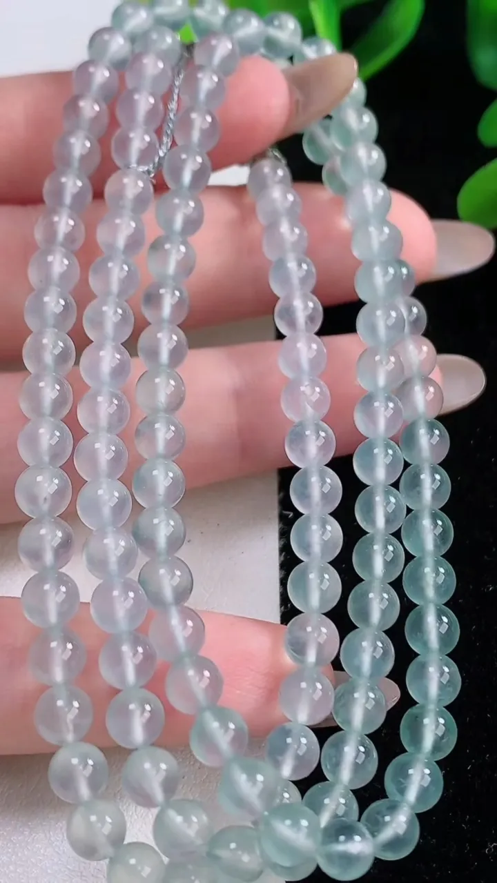 天然A货翡翠种飘花圆珠项链，尺寸5-118颗，重量:30.86g
11月20日