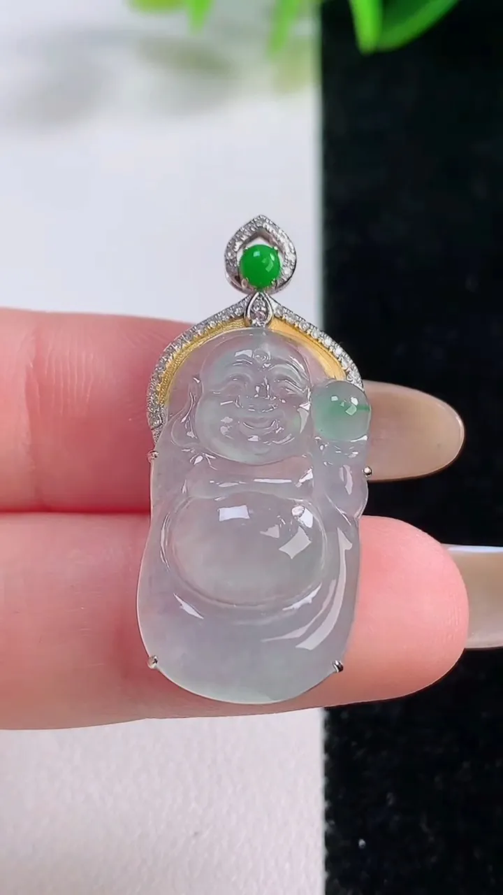 天然A货翡翠布袋佛吊坠，尺寸34-25.4-14.4-6.6，重量:3.47g
11月20日