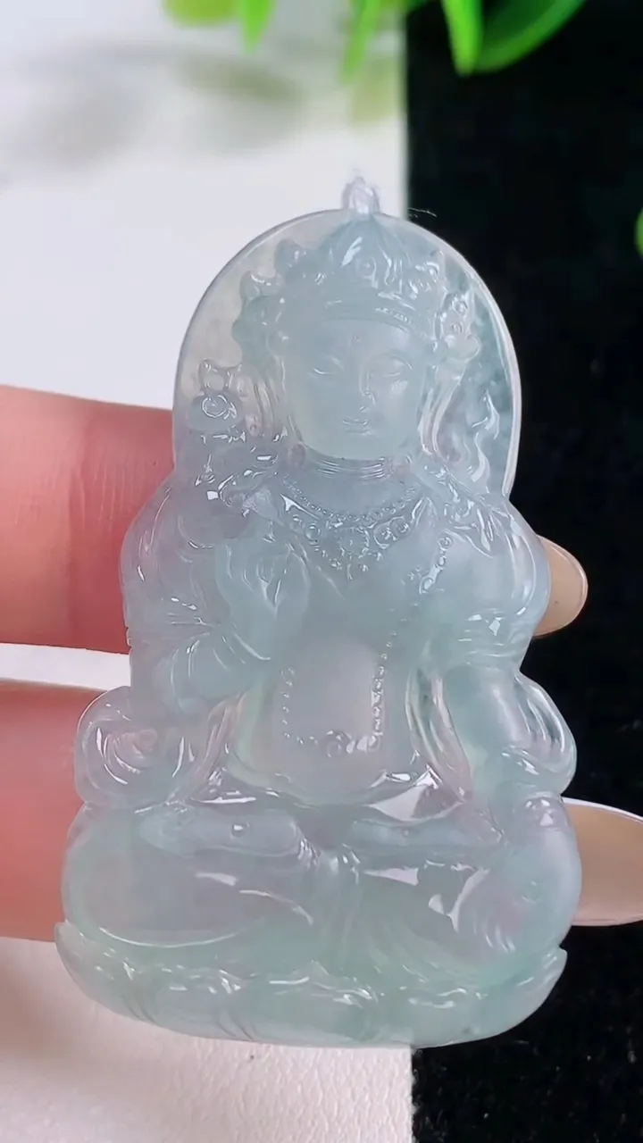 天然A货翡翠大势至菩萨吊坠，尺寸49.2-29.4-5.7，重量:14.87g
11月20日