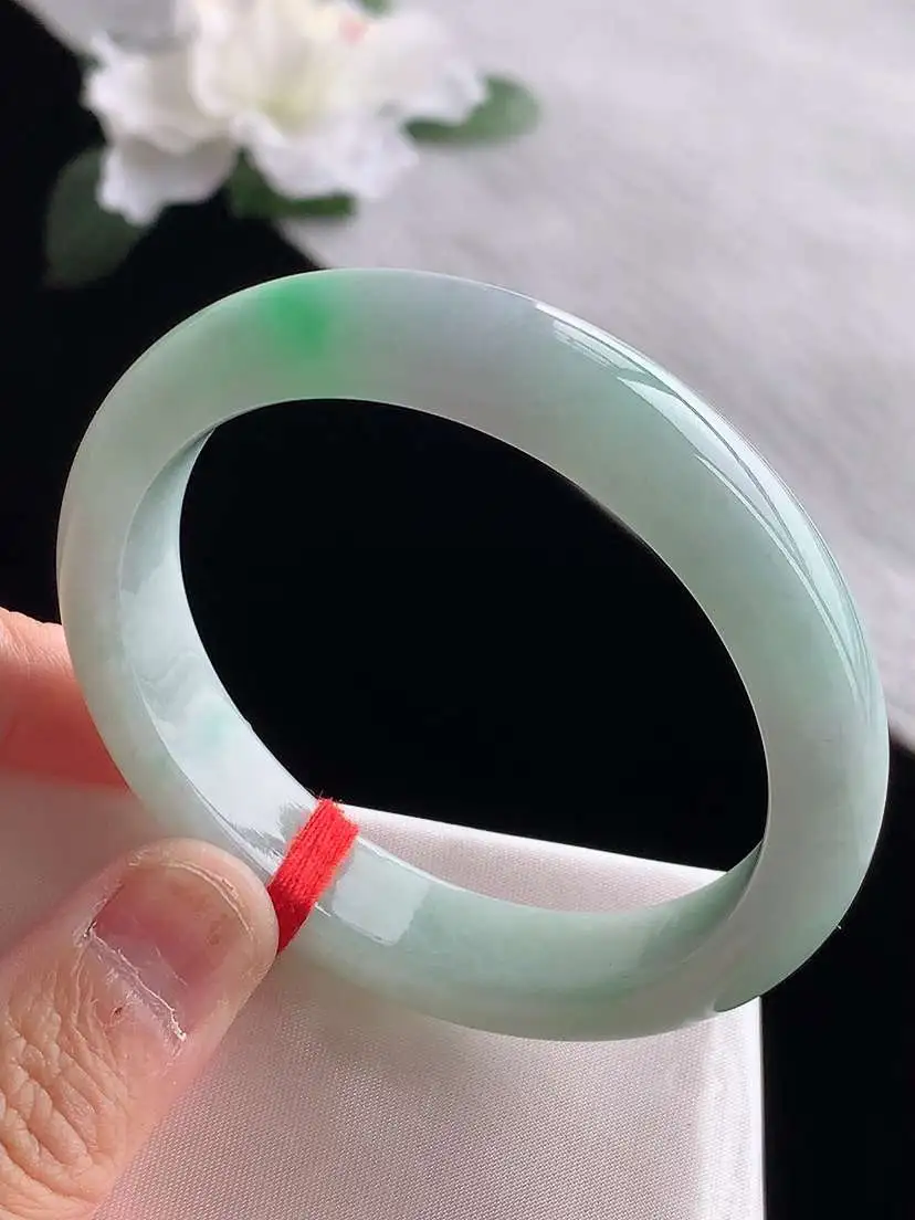 a货翡翠老坑冰种飘绿贵妃手镯53-54圈口  尺寸53.3×47×12×7.6mm 1119