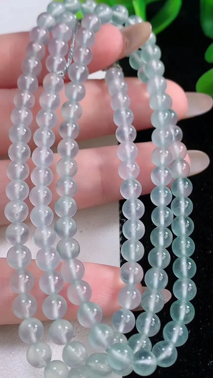 天然A货翡翠种飘花圆珠项链，尺寸5-118颗，重量:30.86g
11月20日