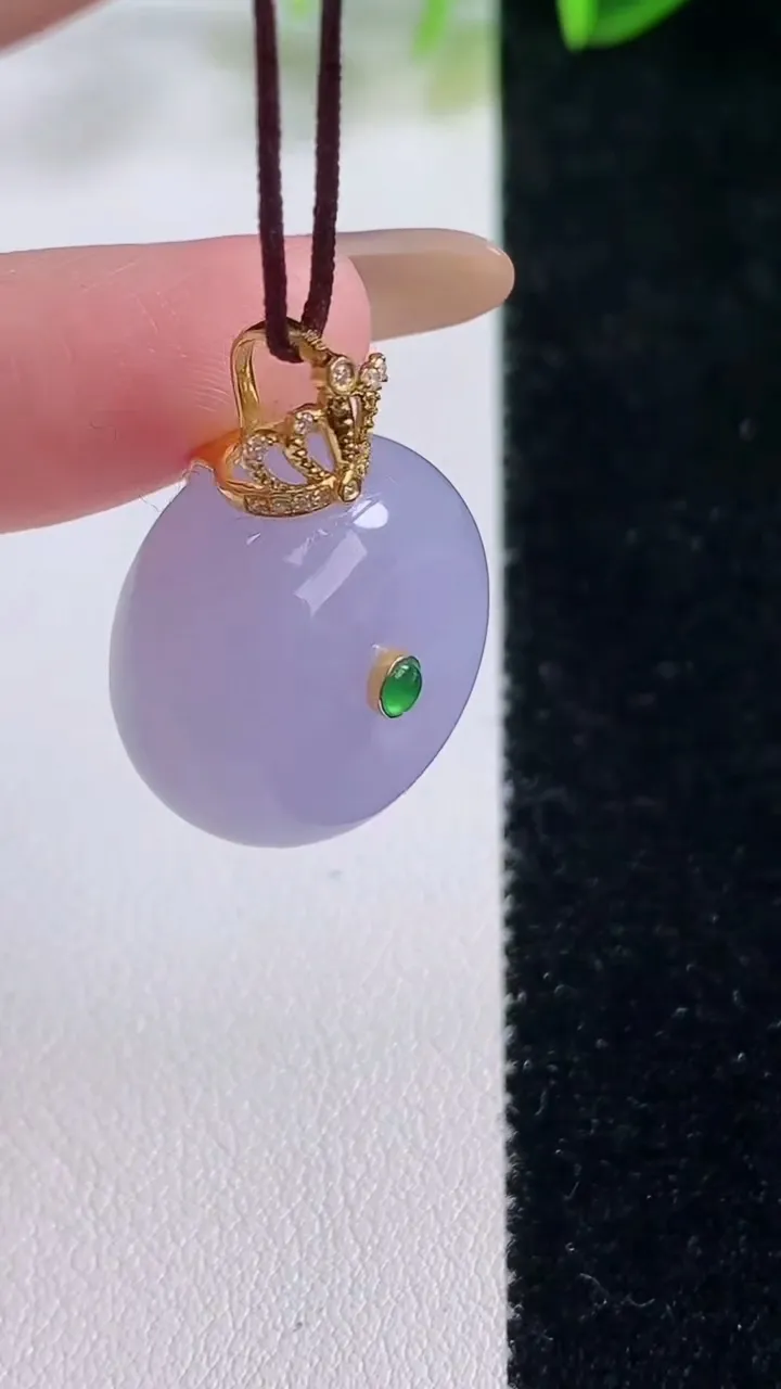 天然A货翡翠18K金紫罗兰平安扣吊坠，尺寸20-11.7，重量:11.14g
11月20日