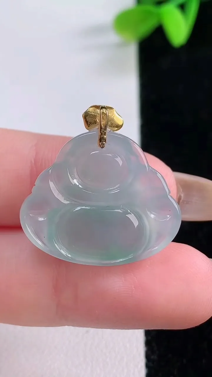 天然A货翡翠佛公吊坠，尺寸20.2-23.6-5.6，重量:4.04g
11月21日