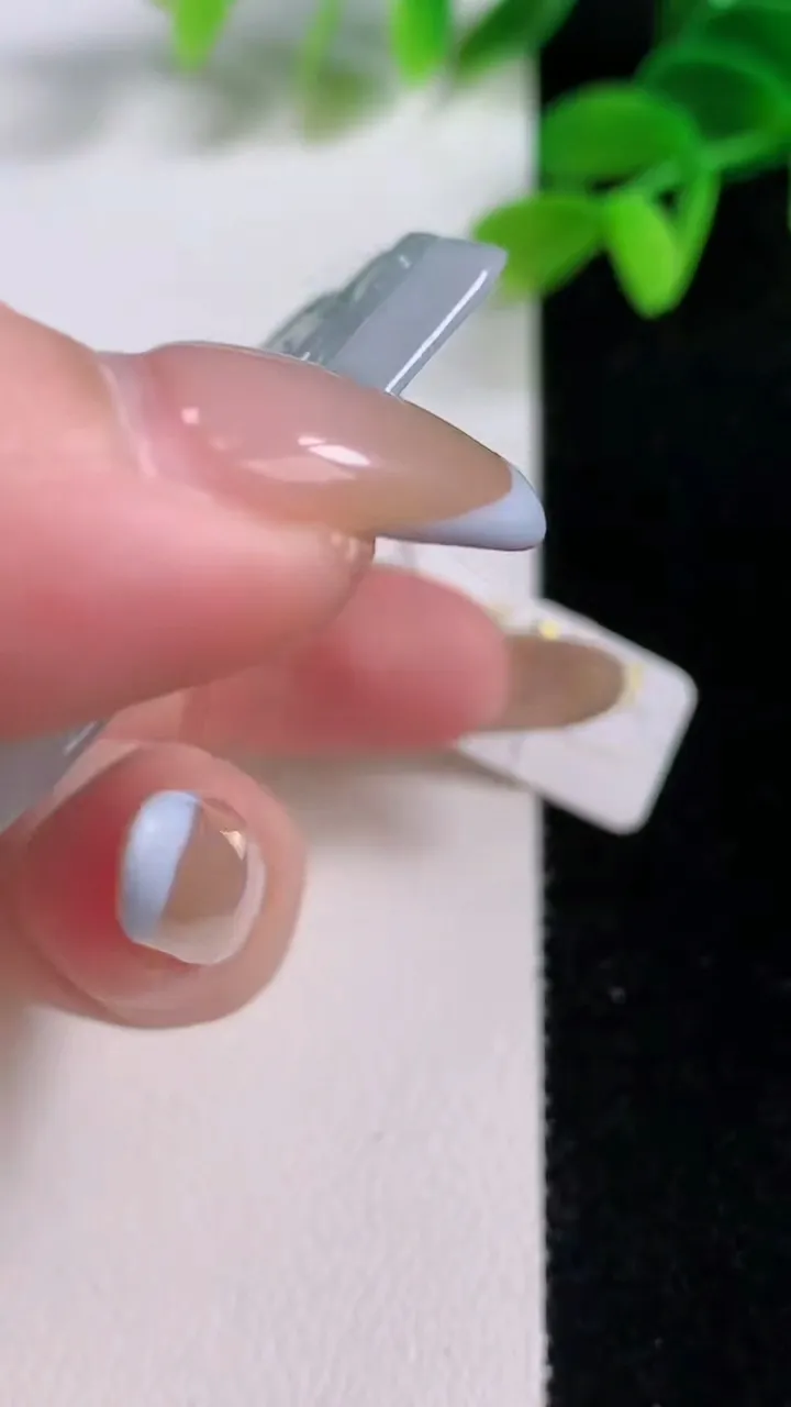 天然A货翡翠生肖虎吊坠，尺寸56.2-46.3-5.3，重量:30.24g
11月21日