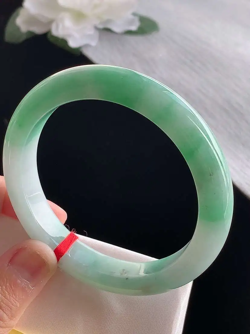 a货翡翠老坑冰种飘绿正装正圈手镯57-58圈口  尺寸57.8×11×8.8mm 1120