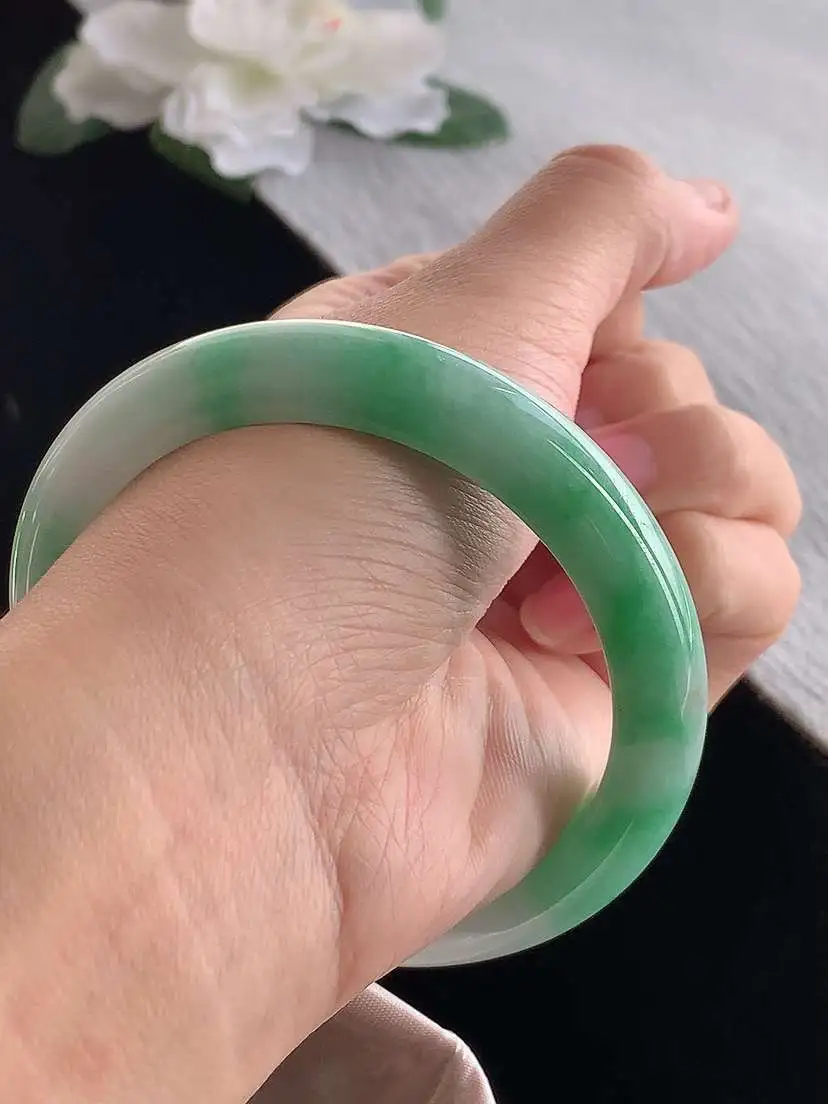 a货翡翠老坑冰种飘绿正装正圈手镯57-58圈口  尺寸57.8×11×8.8mm 1120