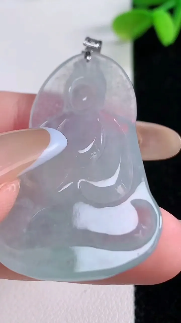 天然A货翡翠观音菩萨吊坠，尺寸45.3-27.4-4.6，重量:9.95g
11月21日