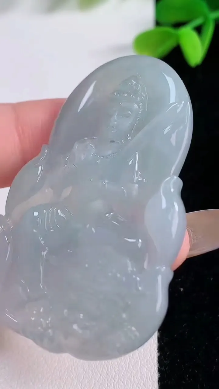 天然A货翡翠文殊菩萨吊坠，尺寸52.6-33-6，重量:20.87g
11月21日