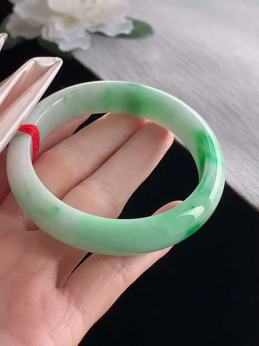 a货翡翠老坑冰种飘绿正装正圈手镯54-55圈口  尺寸54.3×12.5×7.5mm 1120