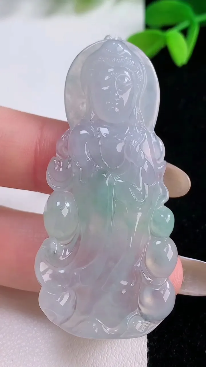 天然A货翡翠观音菩萨吊坠，尺寸58-27.2-5，重量:13.87g
11月21日