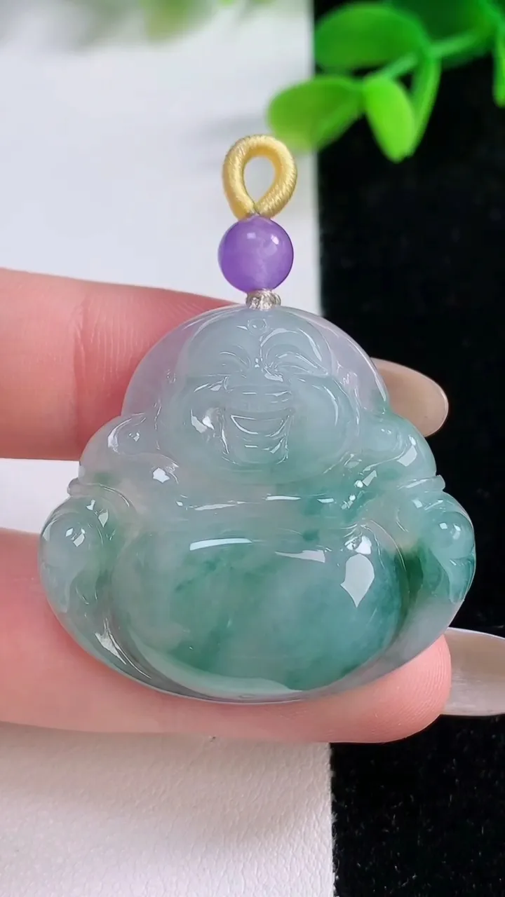 天然A货翡翠飘花佛公吊坠，尺寸32.8-35.6-7，重量:12.49g
11月21日